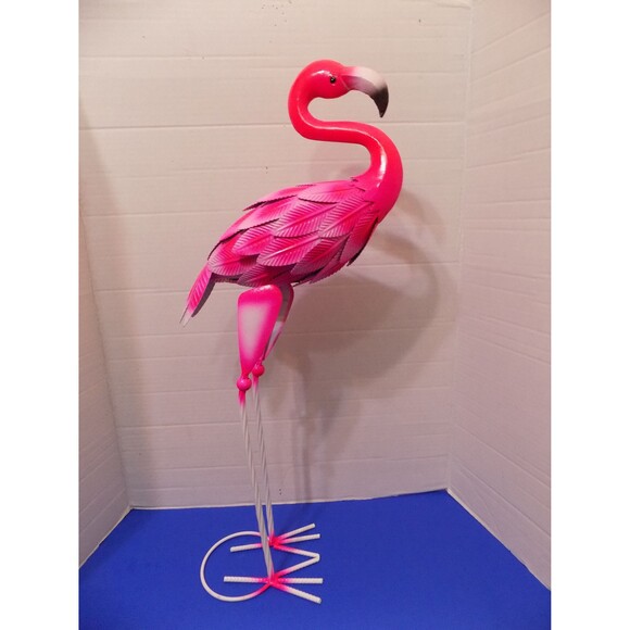 NEW Metal Flamingo Statue Figurine Home Decor Florida Souvenir - Picture 2 of 6